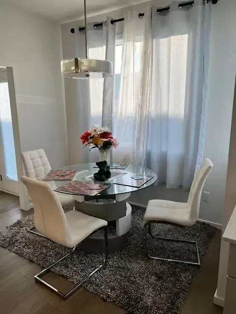 Bedroom With Private Bathroom In Southwest Edmonton Homestay